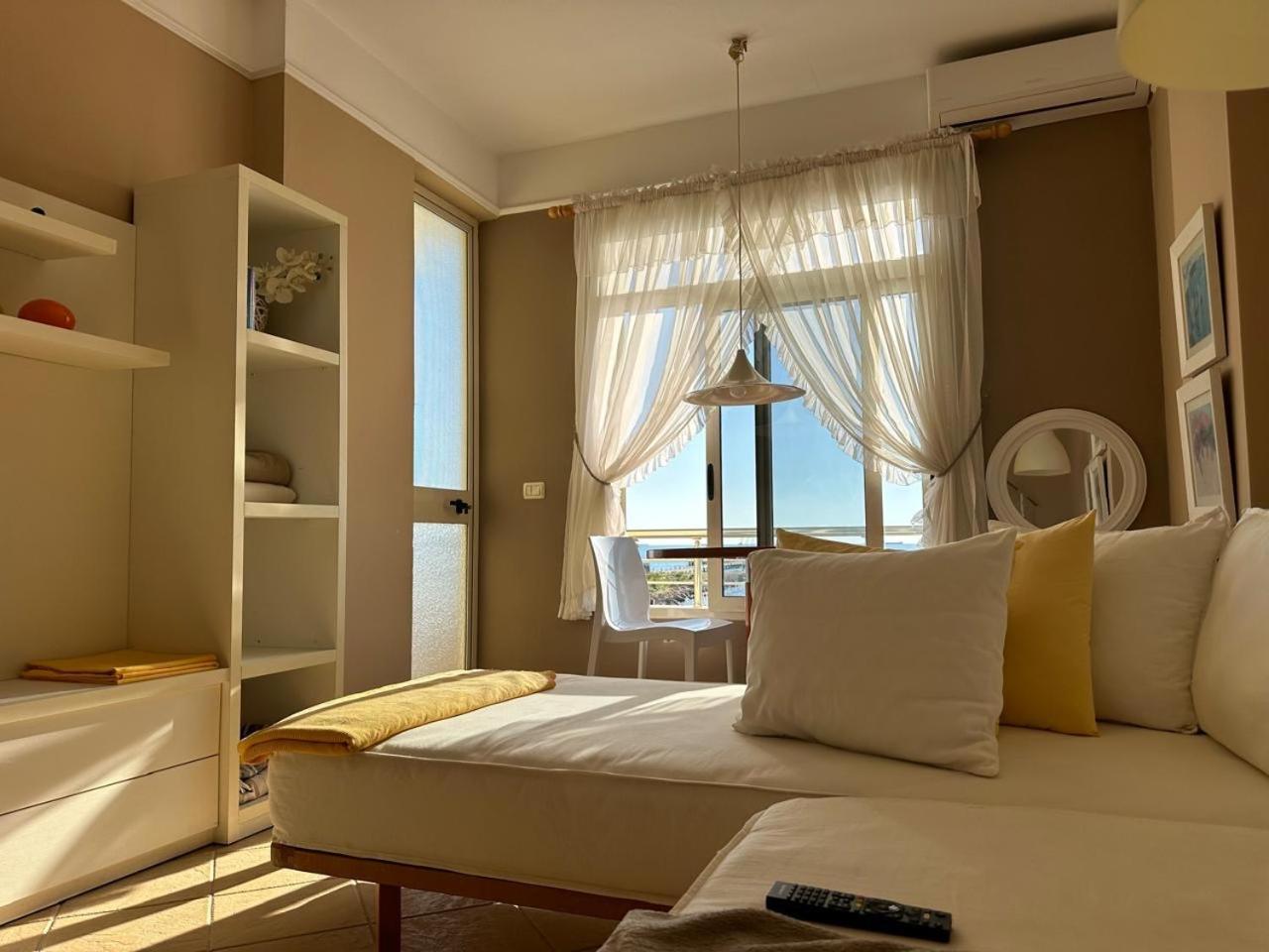 Beach View! Seaside Apartment Драч Екстериор снимка