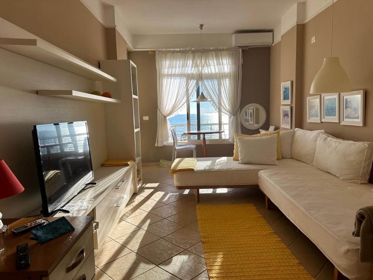 Beach View! Seaside Apartment Драч Екстериор снимка